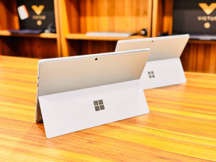 Microsoft Surface Pro 5 i7 7TH GEN - Image 3