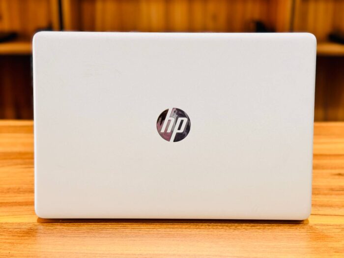 HP Laptop – 12th Gen / Intel Core i7-1255U / 15.6inch FHD / 256GB SSD + 1TB HDD / 16GB RAM / 2GB NVIDIA GeForce MX 550  Graphics / Windows 11 Home / English & Arabic Keyboard / Silver  [15-DW4052NE] - Image 4