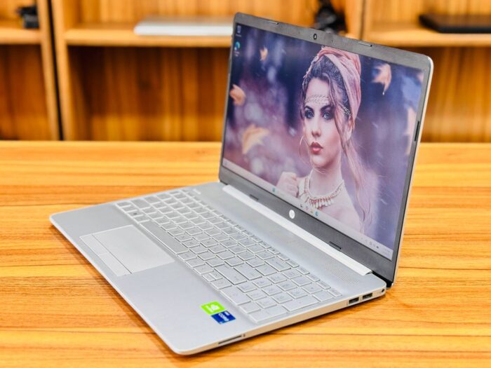 HP Laptop – 12th Gen / Intel Core i7-1255U / 15.6inch FHD / 256GB SSD + 1TB HDD / 16GB RAM / 2GB NVIDIA GeForce MX 550  Graphics / Windows 11 Home / English & Arabic Keyboard / Silver  [15-DW4052NE] - Image 6