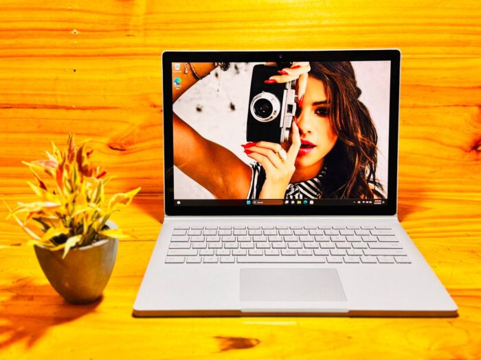 Microsoft Surface Book 2 13.5" INCH i7 8TH GEN - Image 6