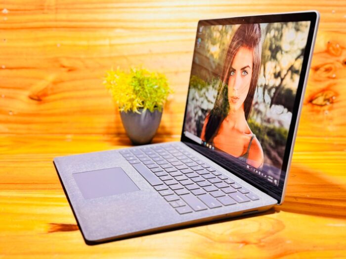 Microsoft Surface Laptop – 13.3″INCH i7 7TH GEN - Image 5