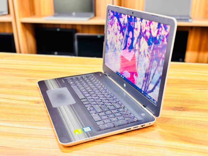HP Pavilion 15-AU118TX (7th Gen CORE i7 7500U |16GB | 512  SSD | 4GB Graphics NVIDIA Windows 10) - Image 4