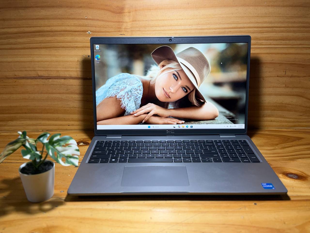 Dell Latitude 5520 Laptop | 15.6" 1920x1080 FHD | Core i5-1165G7-256GB SSD Hard Drive - 8GB RAM | 4 cores @ 4.7 GHz Win 11 Pro Silver - Image 8